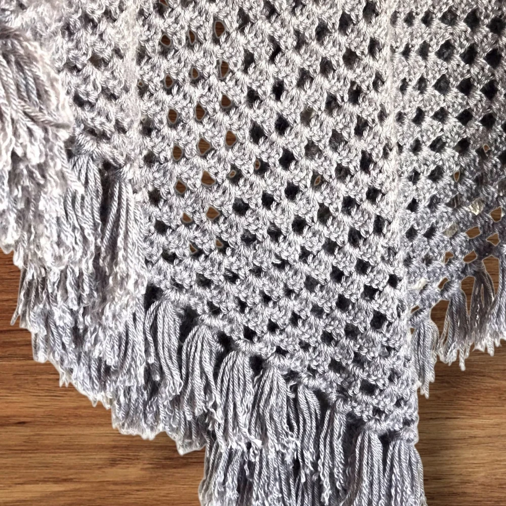 Silvery-Gray Loose Knit Poncho Fringed Handmade Forestcore Whimsygoth Whitchy - Picture 5 of 5